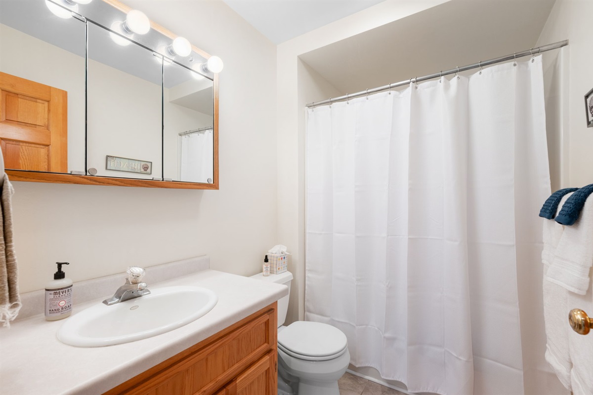 Main Floor Full Bath