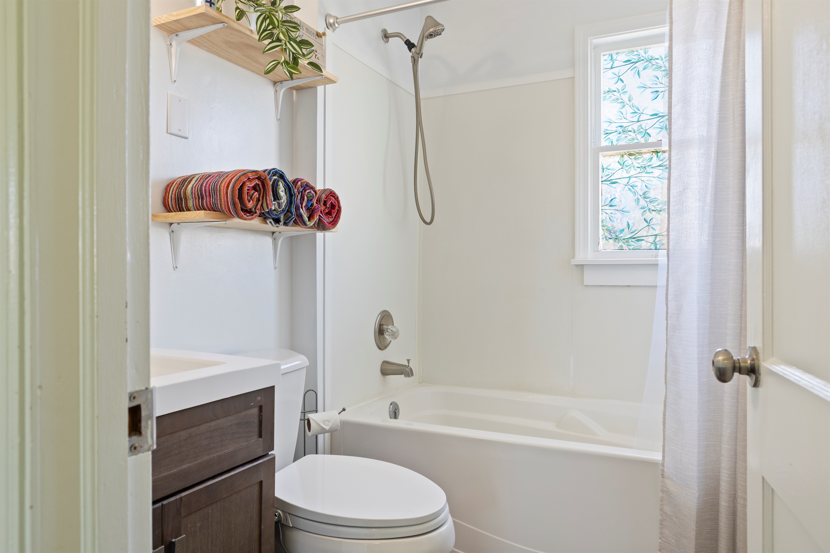 Bath linens provided