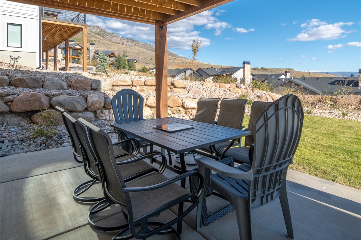 Outdoor dining for eight—perfect for meals with a view.