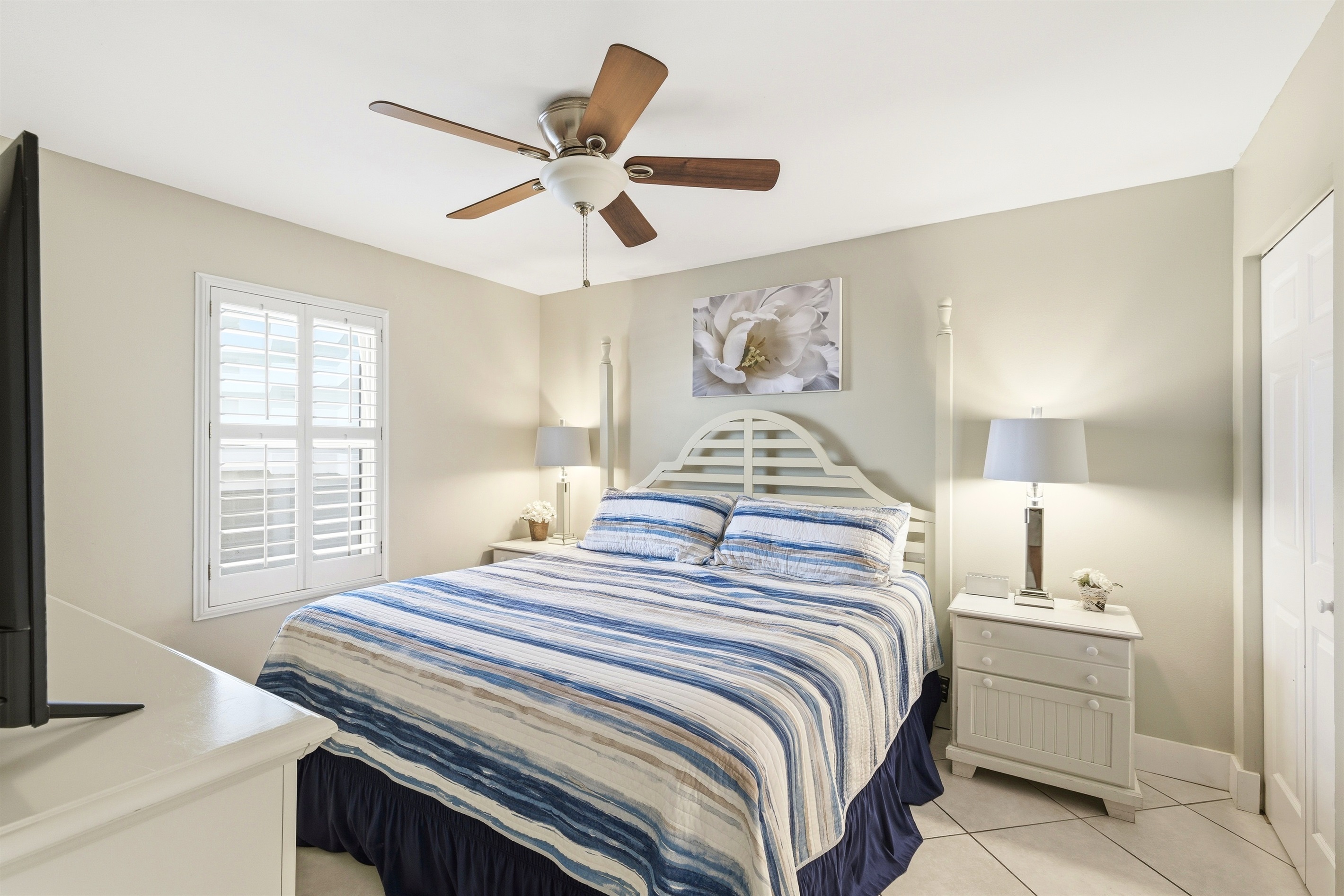 Our master bedroom with king size bed...