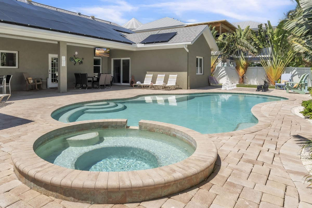 Heated salt water spa and pool – AMI Beach House, Anna Maria Island