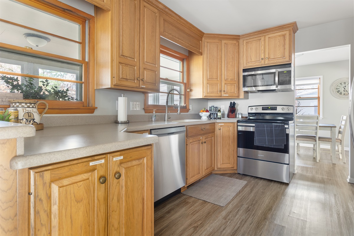 Full size kitchen, perfect for entertaining your family