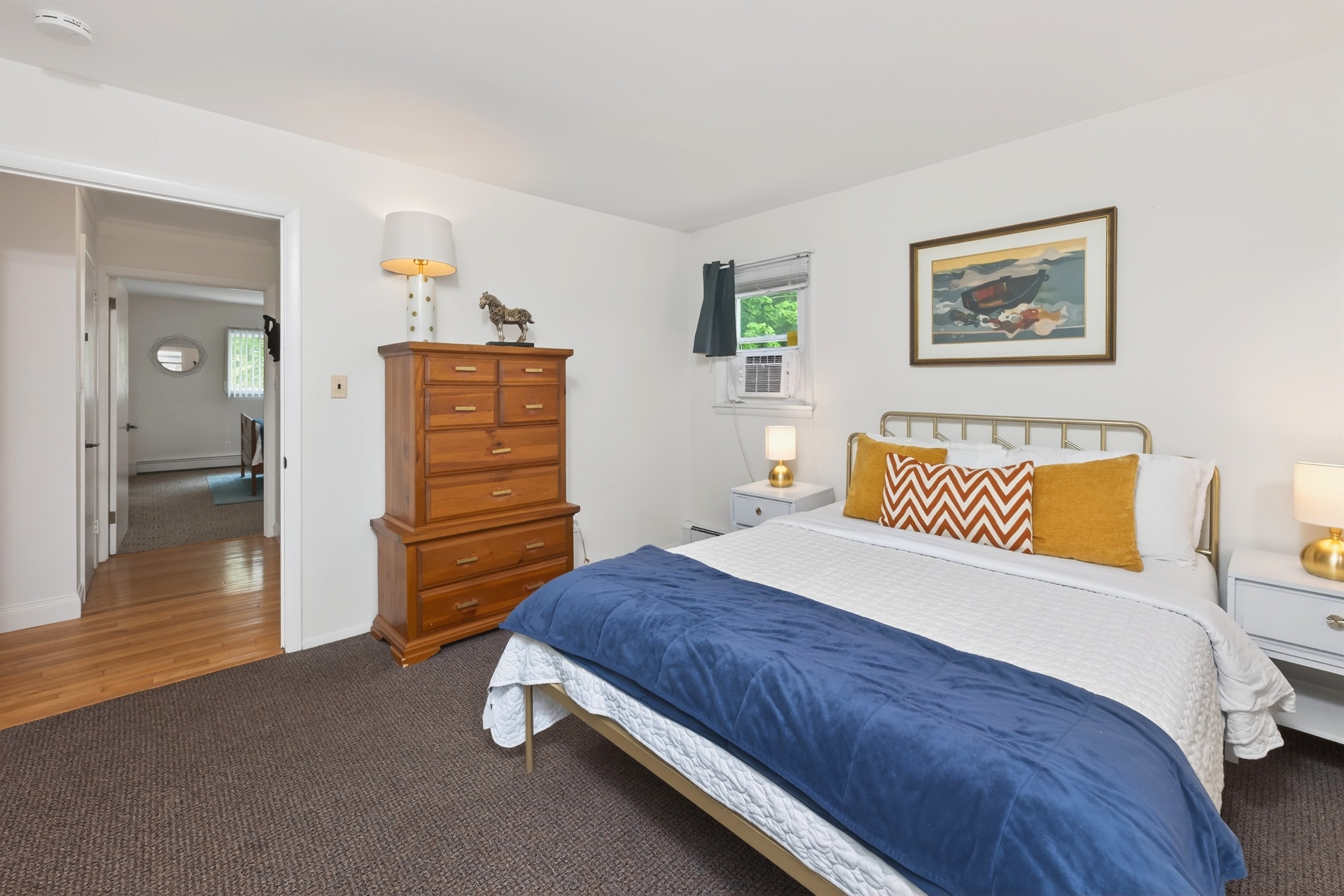 Queen bed downstairs
