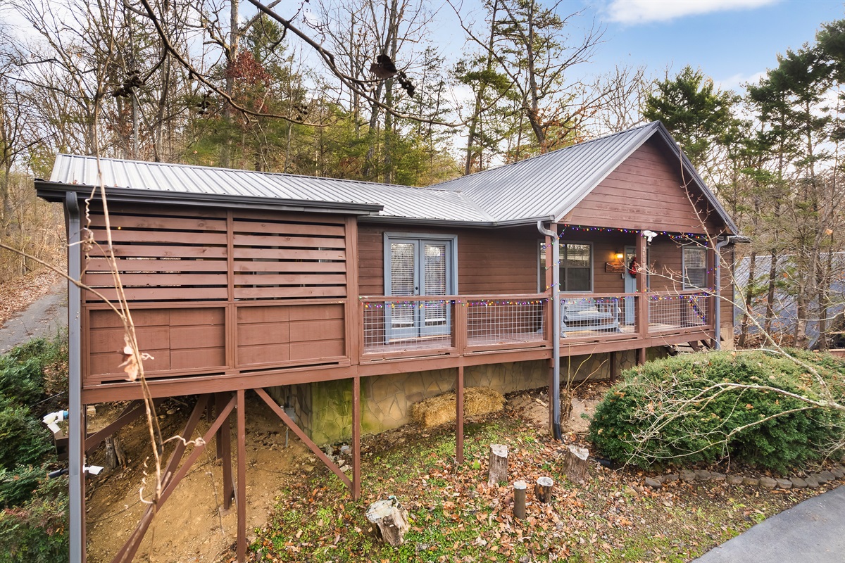 In the shadow of greatness: Embrace the wonder of mountain vistas.