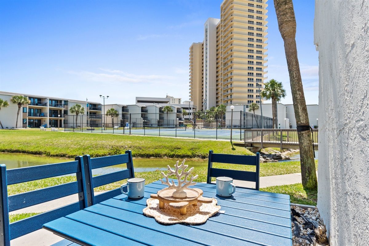 Outdoor Patio with Dining Table and Outdoor Seating Area