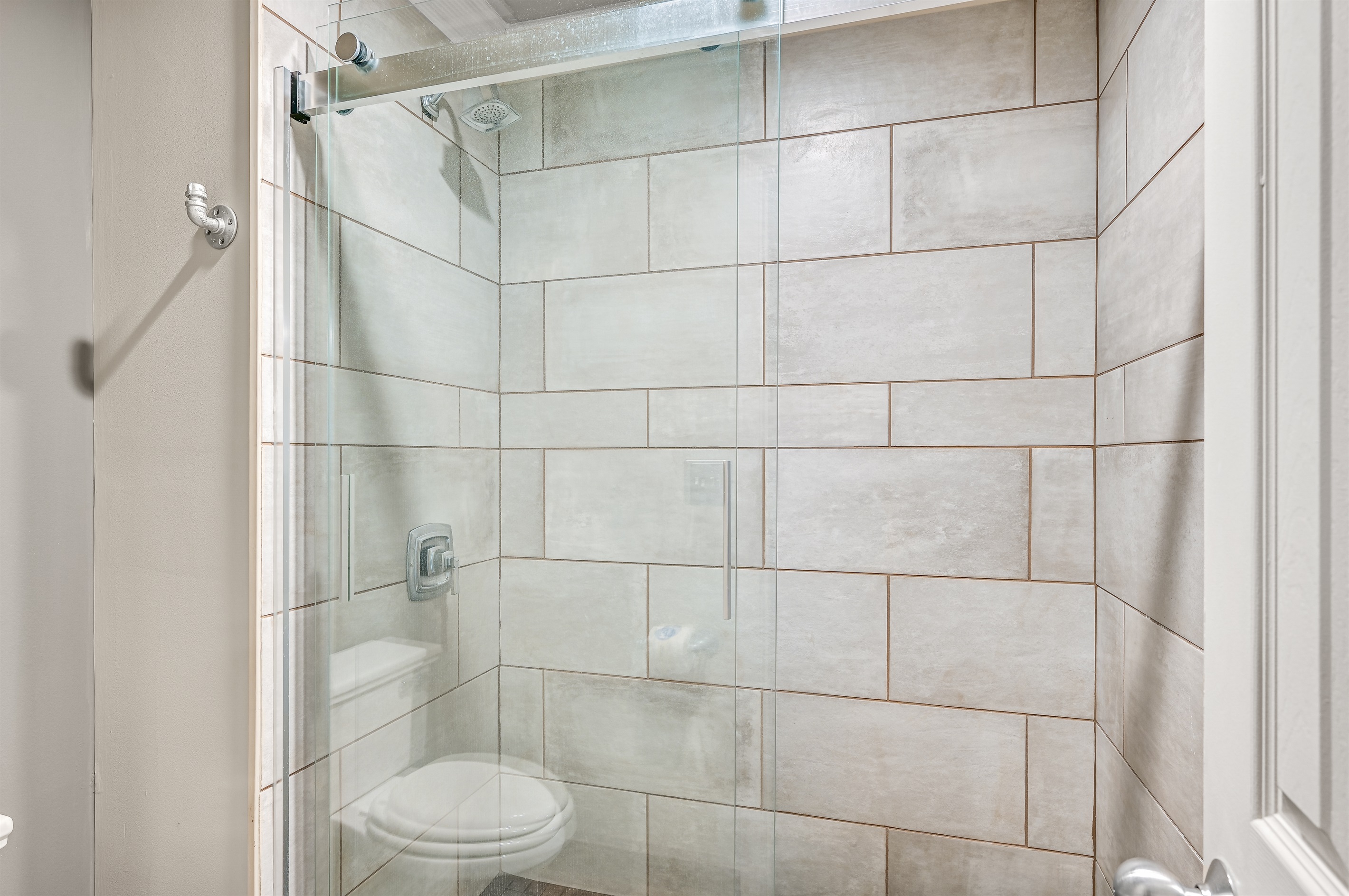 Guest Walk-In shower