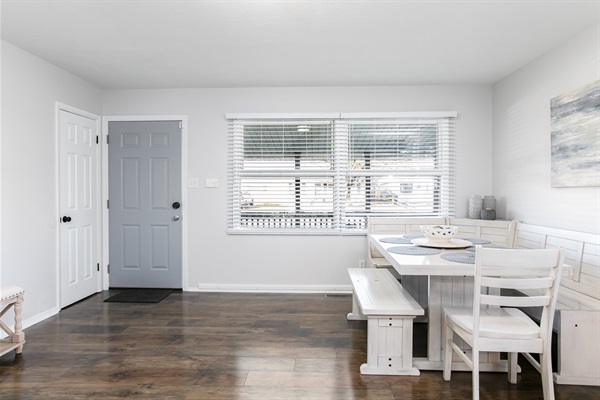 Dining/Front Entrance