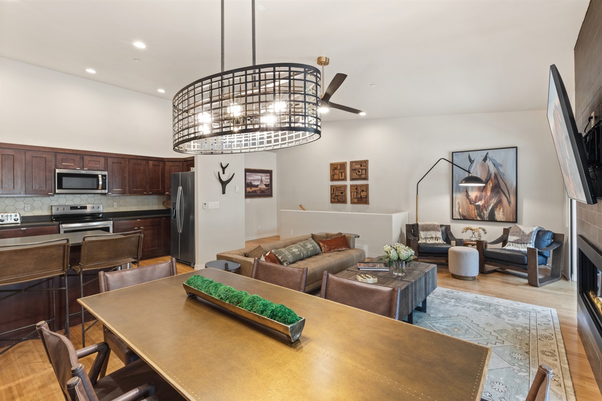 Open concept living, dining, kithcen