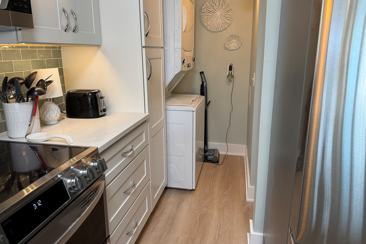 Stackable washer/dryer in the back as well 