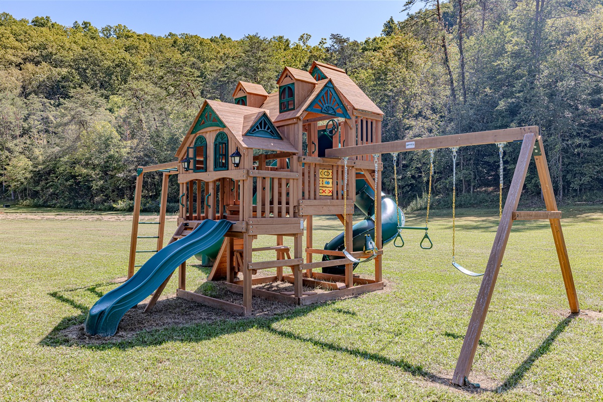 Glamping adventures for all ages. Our charming playhouse and swing set ensure that your family trip is fun and memorable for every member.