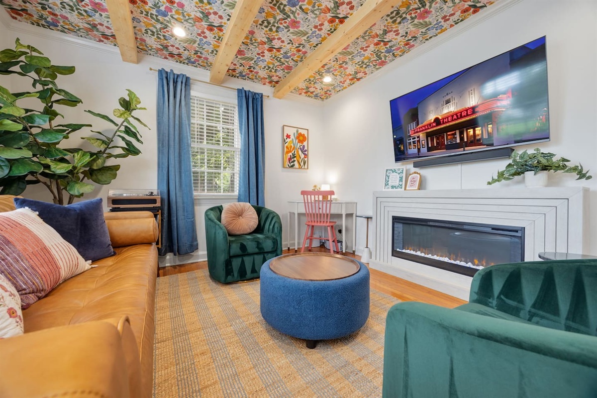 Unwind in a cozy, inviting space, with warm ambience and the option to set the mood by spinning your favorite records (music selection provided).