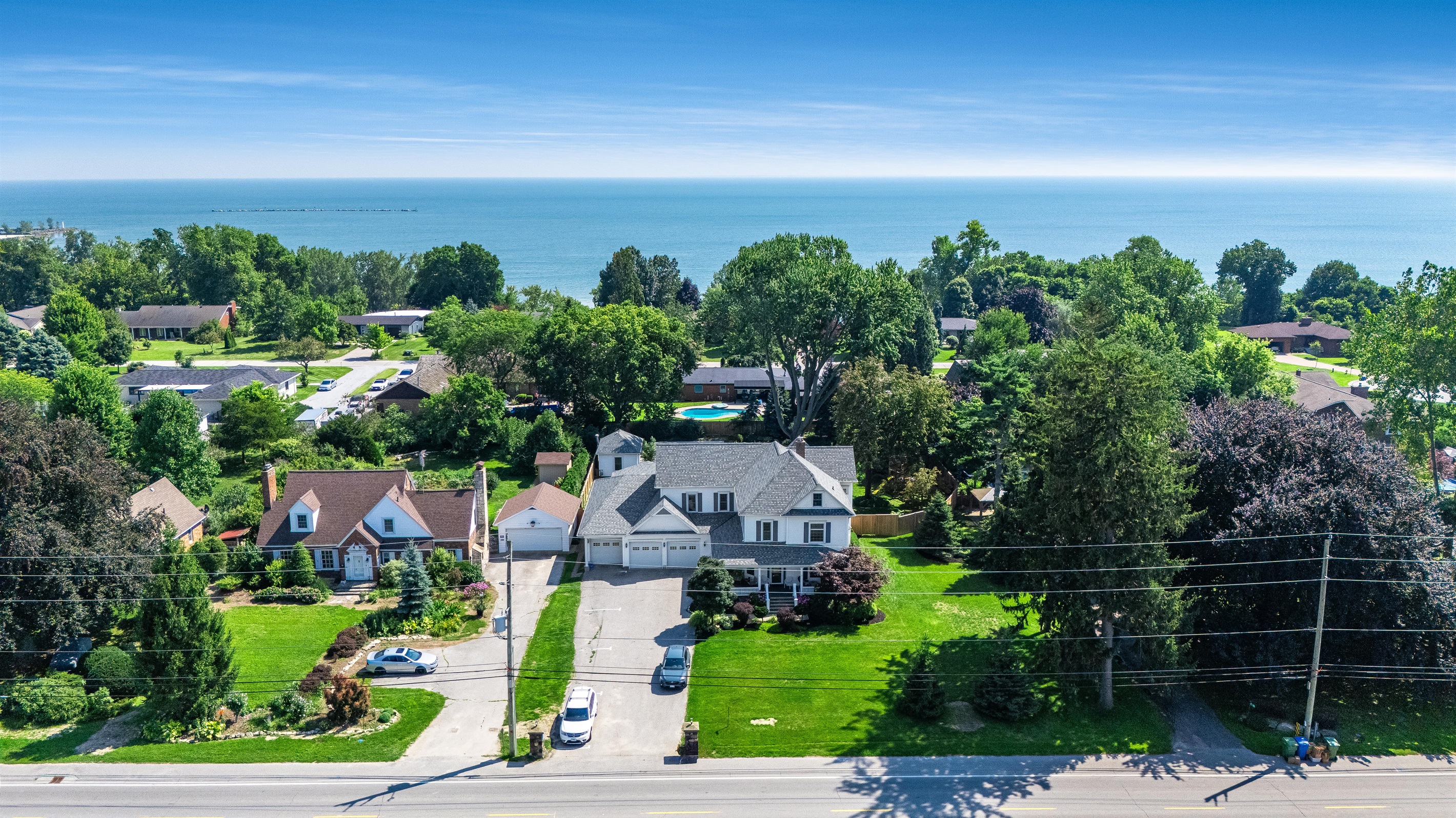 Dream Estate Inn is a 5 minute walk to Seacliff Park and a 10 minute walk to Seacliff Beach with wheelchair accessible boardwalk.