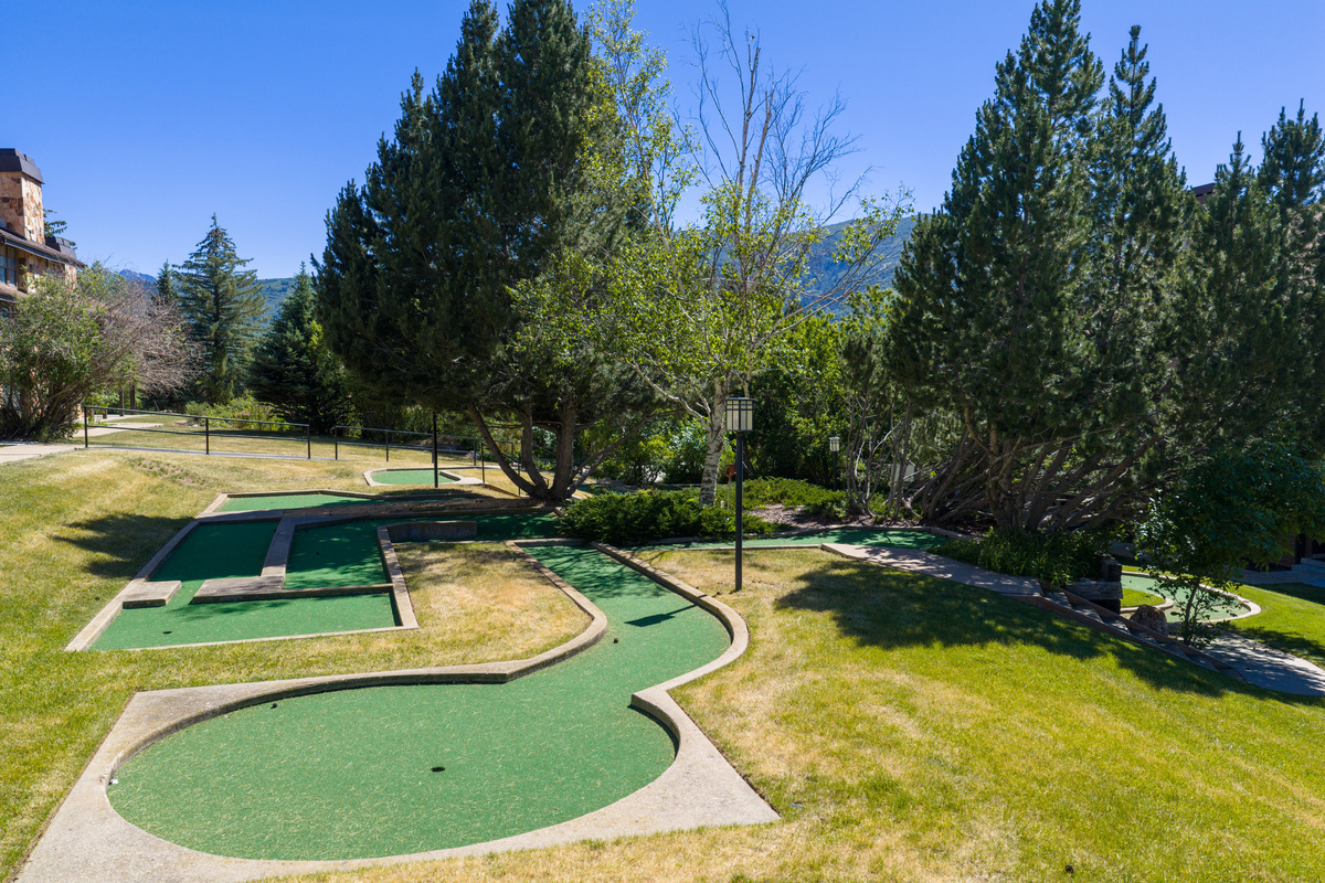 Family-friendly putting green located within the resort community.