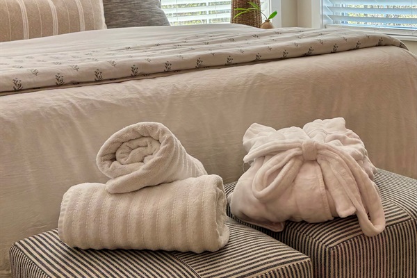 5 Star details throughout include plush towels and spa robes. 