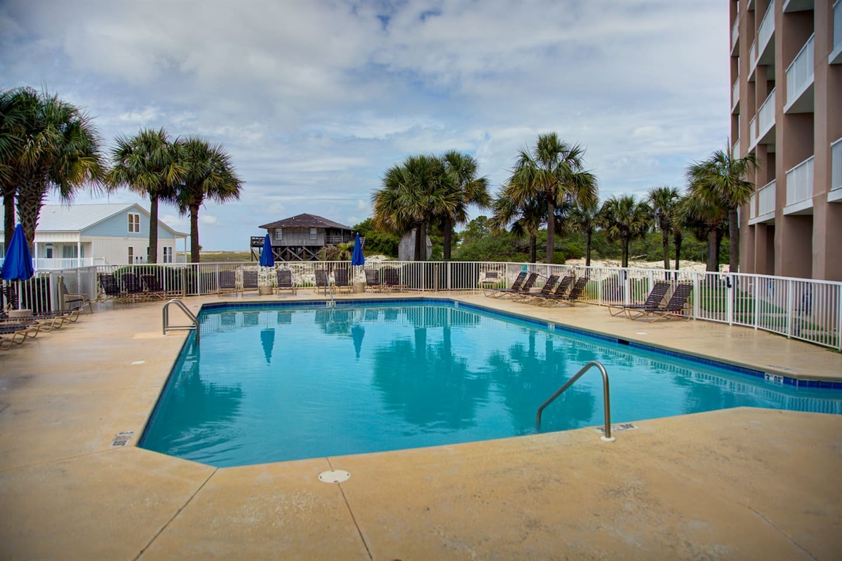 Indoor/outdoor pool and hottub
