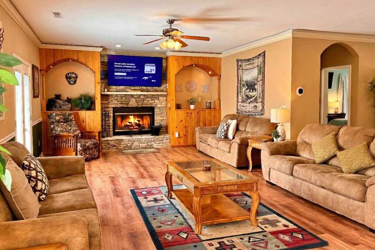 Winter Mid-Week stays offer the best mix of value and tranquility in Gatlinburg! Few lines and almost no waiting!