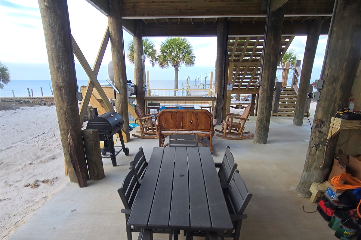 Picnic table seats 6