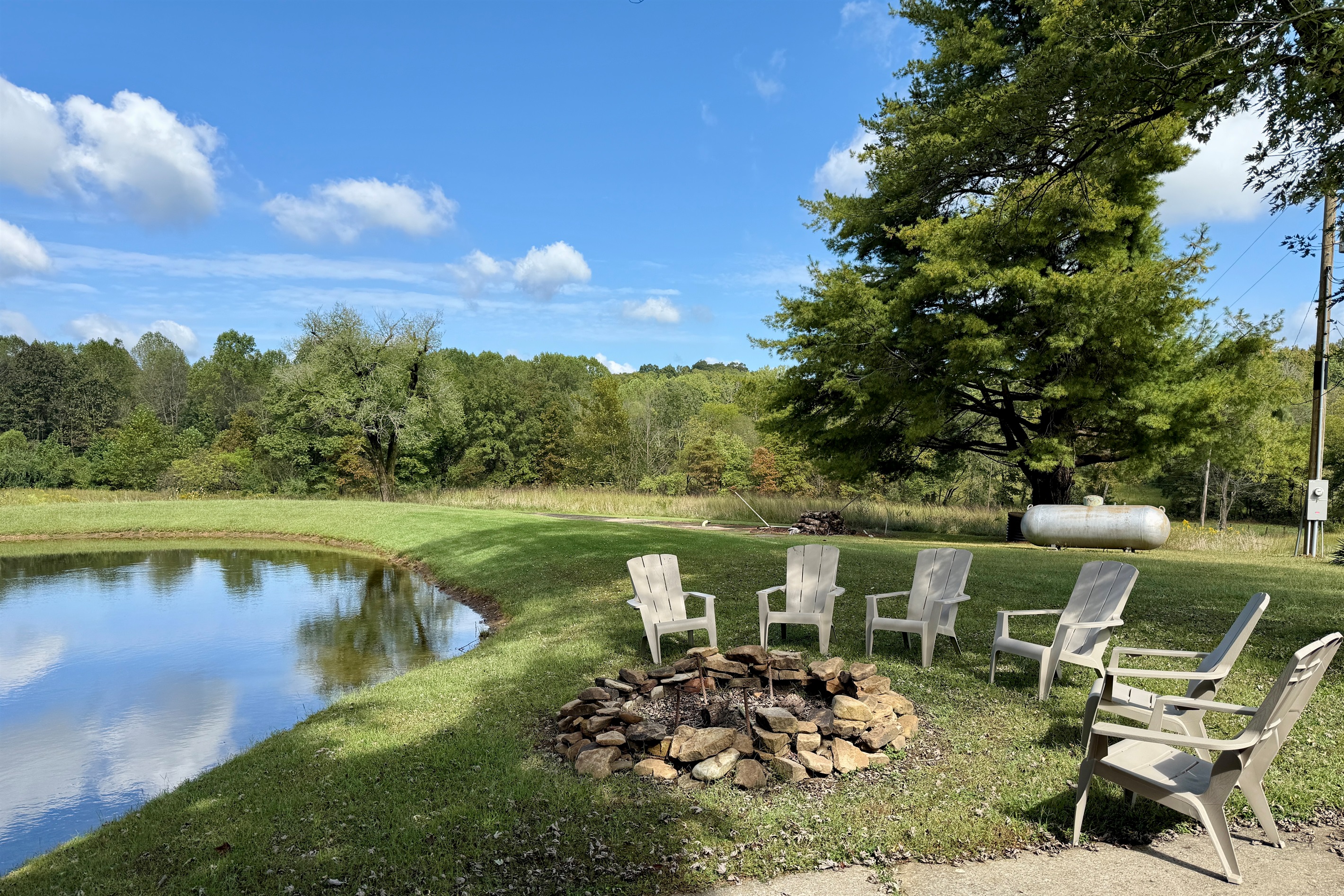 Firepit overlooking pond- BYO firewood
