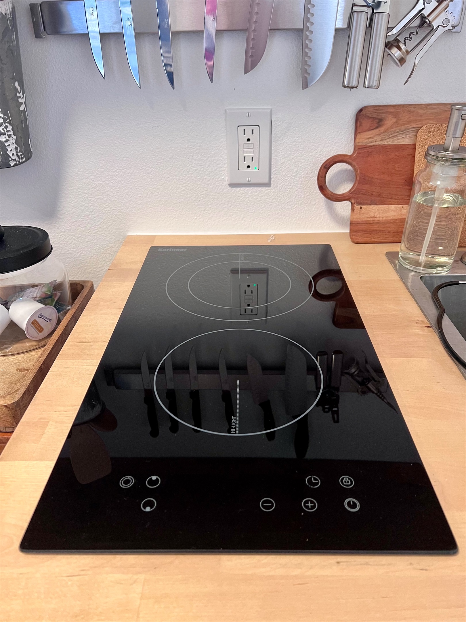 Cooktop stove.