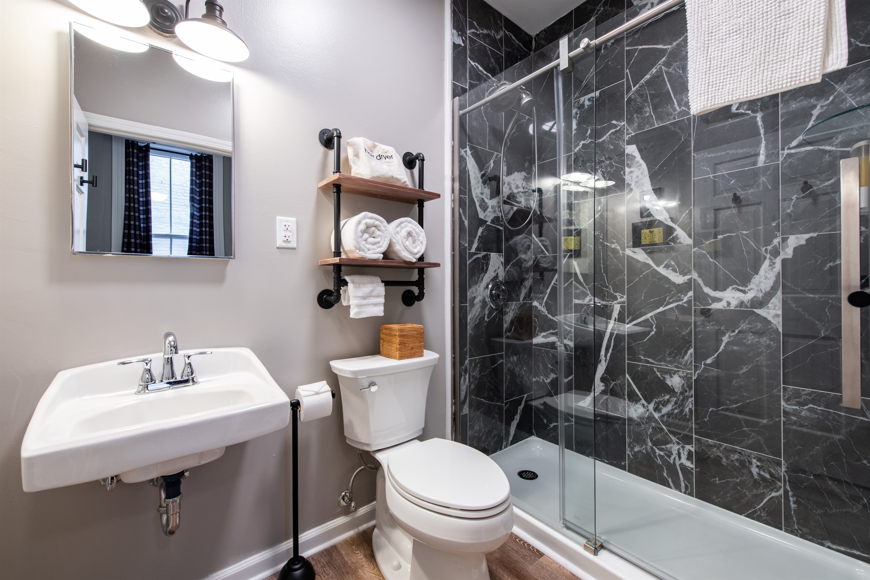 Old Crow En-suite Bathroom