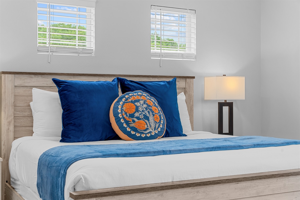 Bedroom 8 (King Suite)