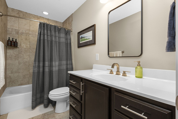 2nd Floor Bathroom