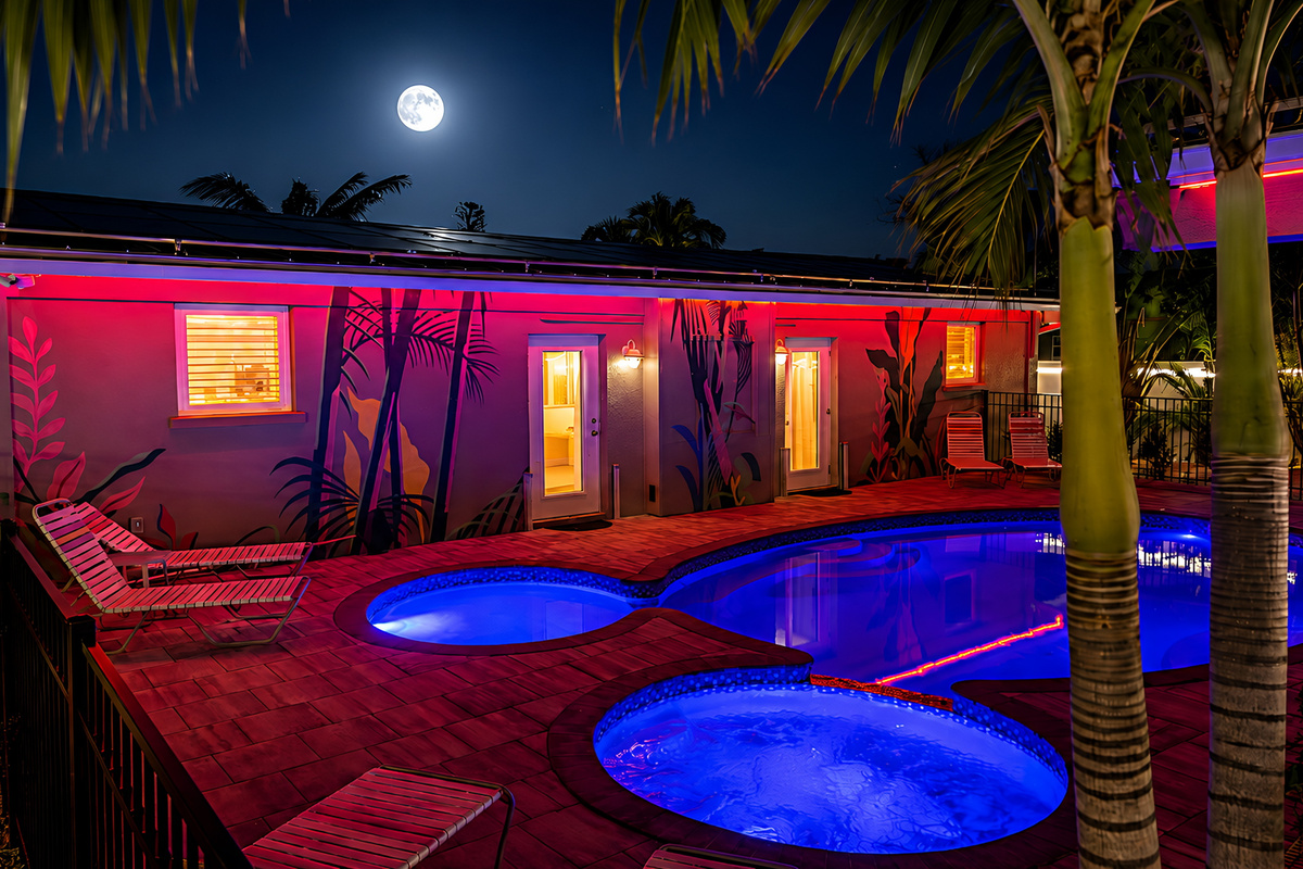 AMI Beach Lagoon Pooldeck at Full Moon