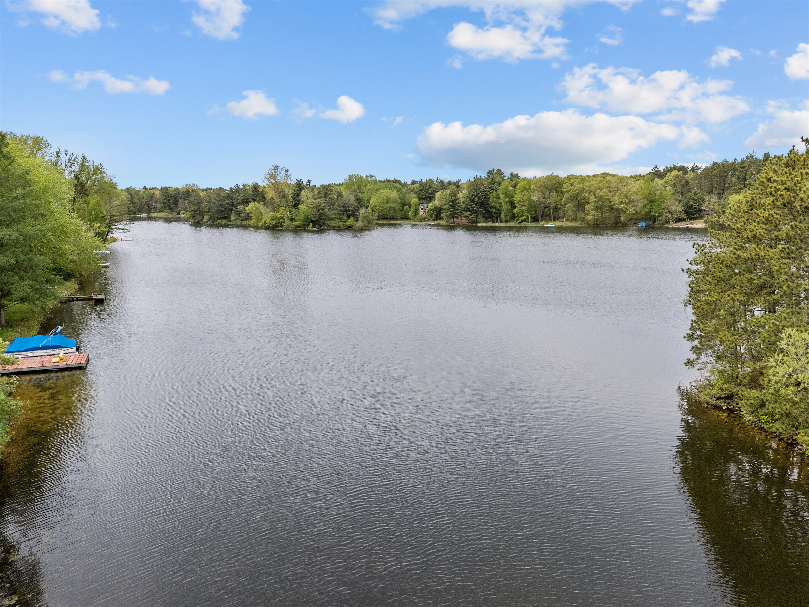 Lake Alpine's no-wake waters create a calm and serene setting for your perfect getaway.