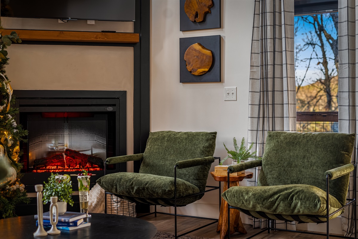 Fireplace and forest views for cozy evenings