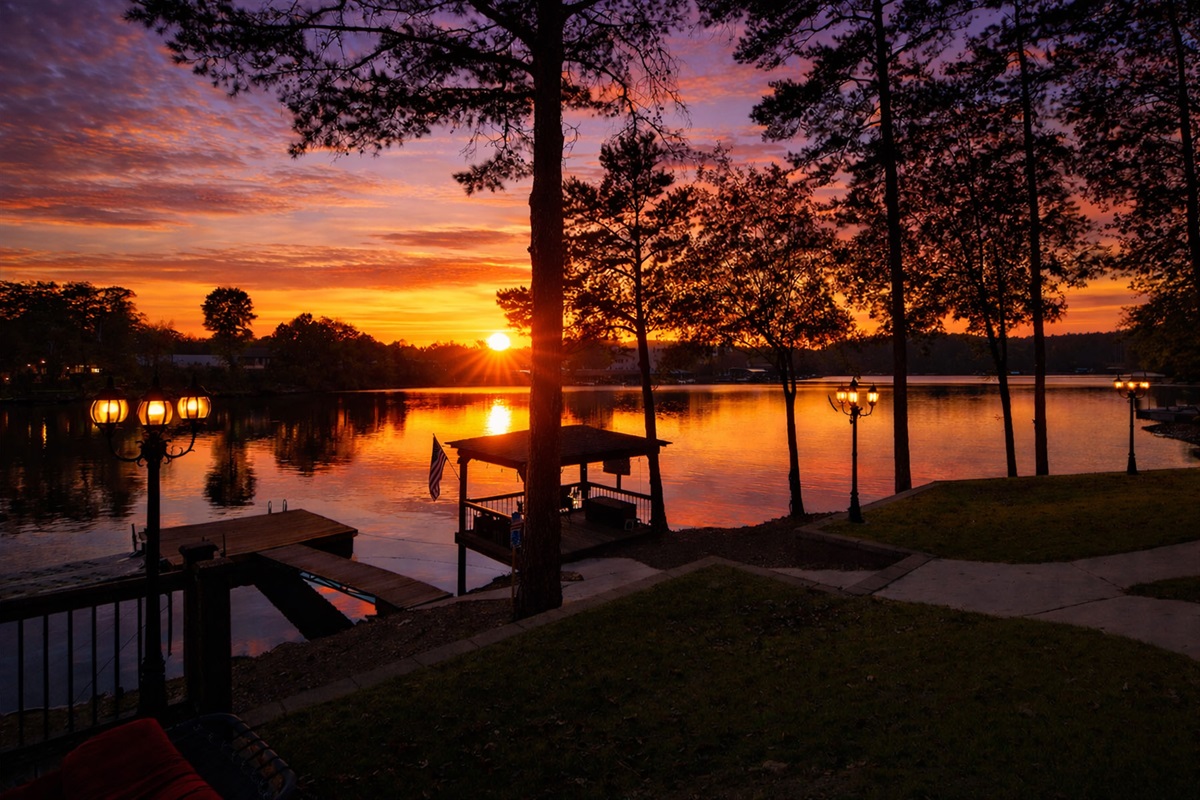 Sunsets hit different at Lakeside Hideaway 
Front-row seats to golden skies, calm water, and firelit evenings on the dock.