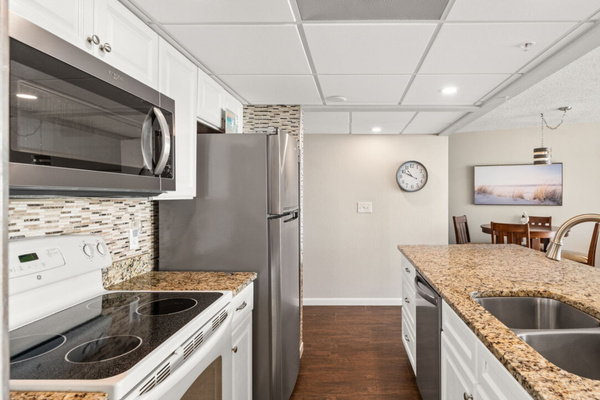 Fully equipped kitchen