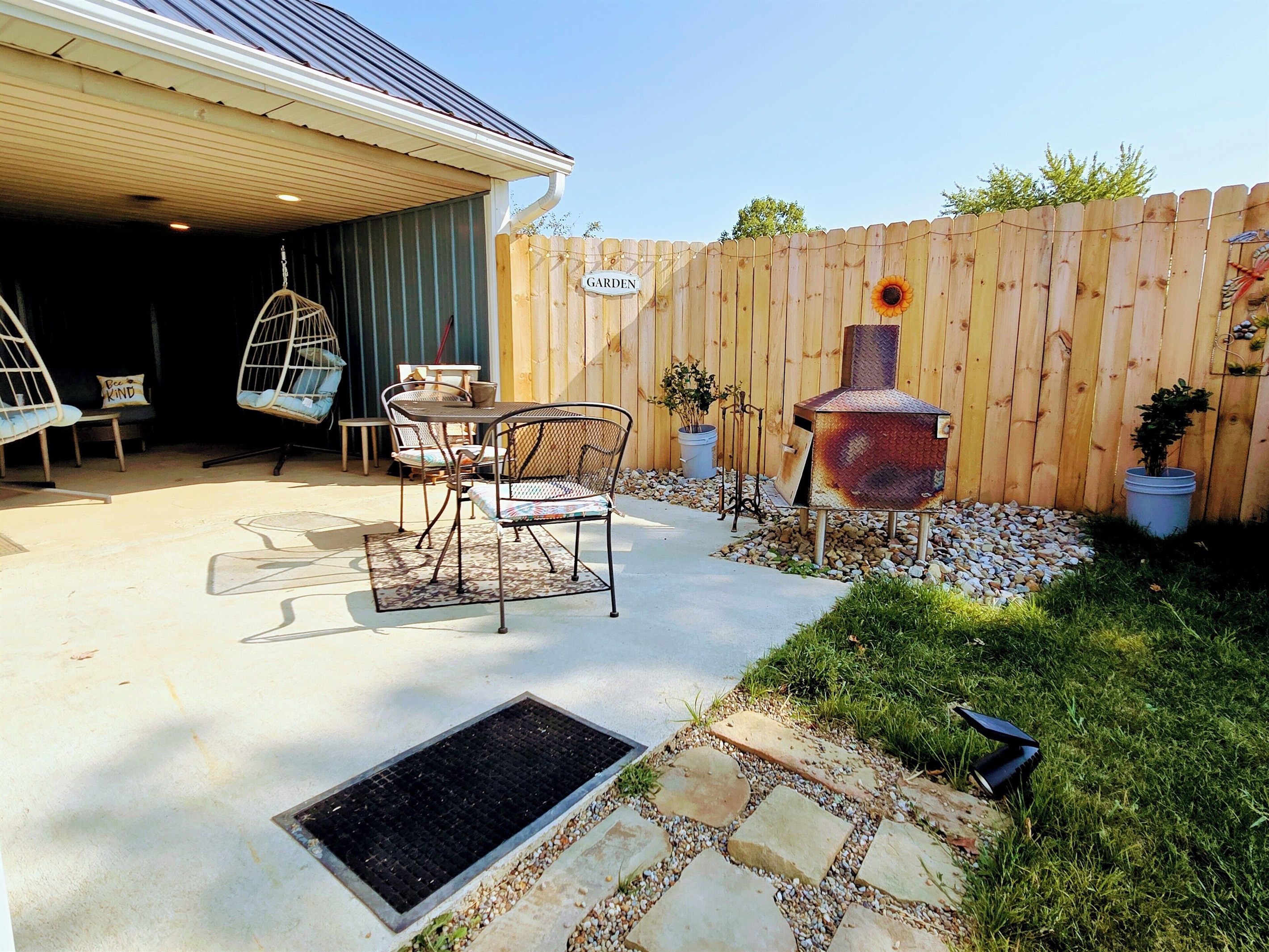Relaxing outdoor space with gorgeous views
