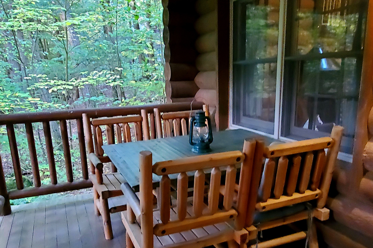 Enjoy dining on the deck