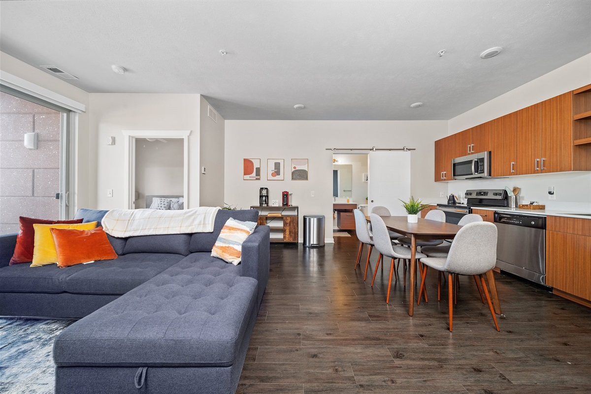 Open floorplan with dining for 6, full kitchen including dishwasher and washer and dryer in-unit for personal use
