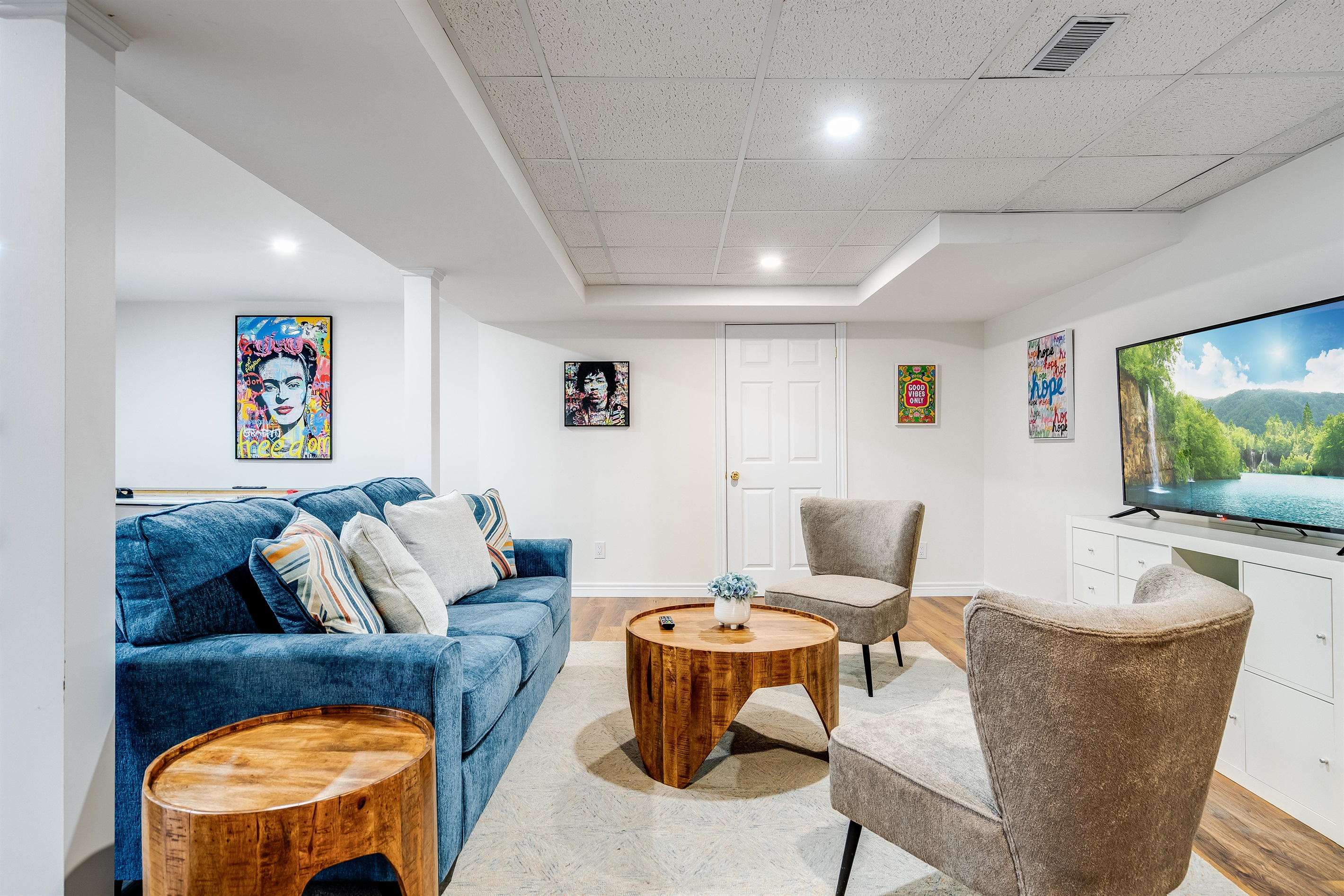 Horizen Game Room Living room