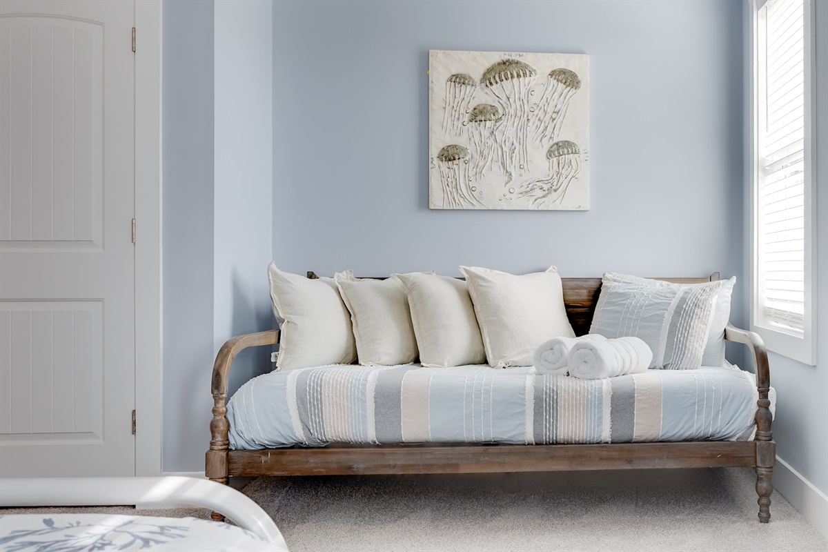 The Twin bed adds flexible sleeping options in this bright Top floor room, perfect for kids or an extra guest