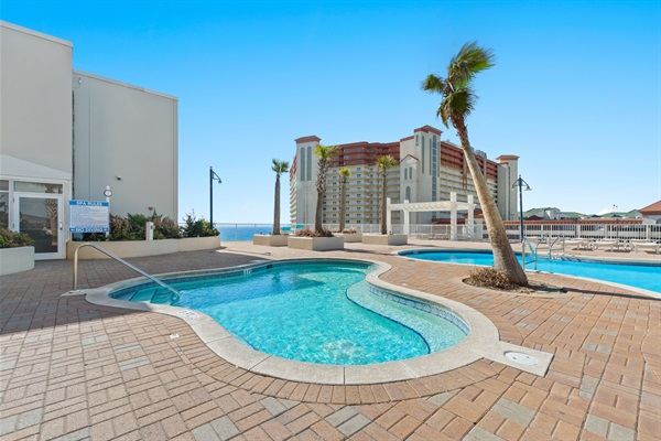 10th floor hot tub area