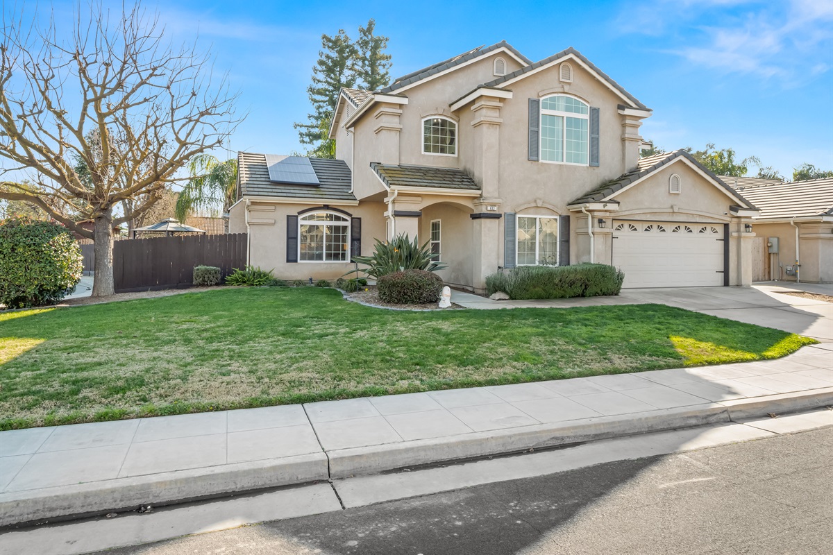 Located on a calm, neighborhood street—ideal for families looking for a peaceful stay.