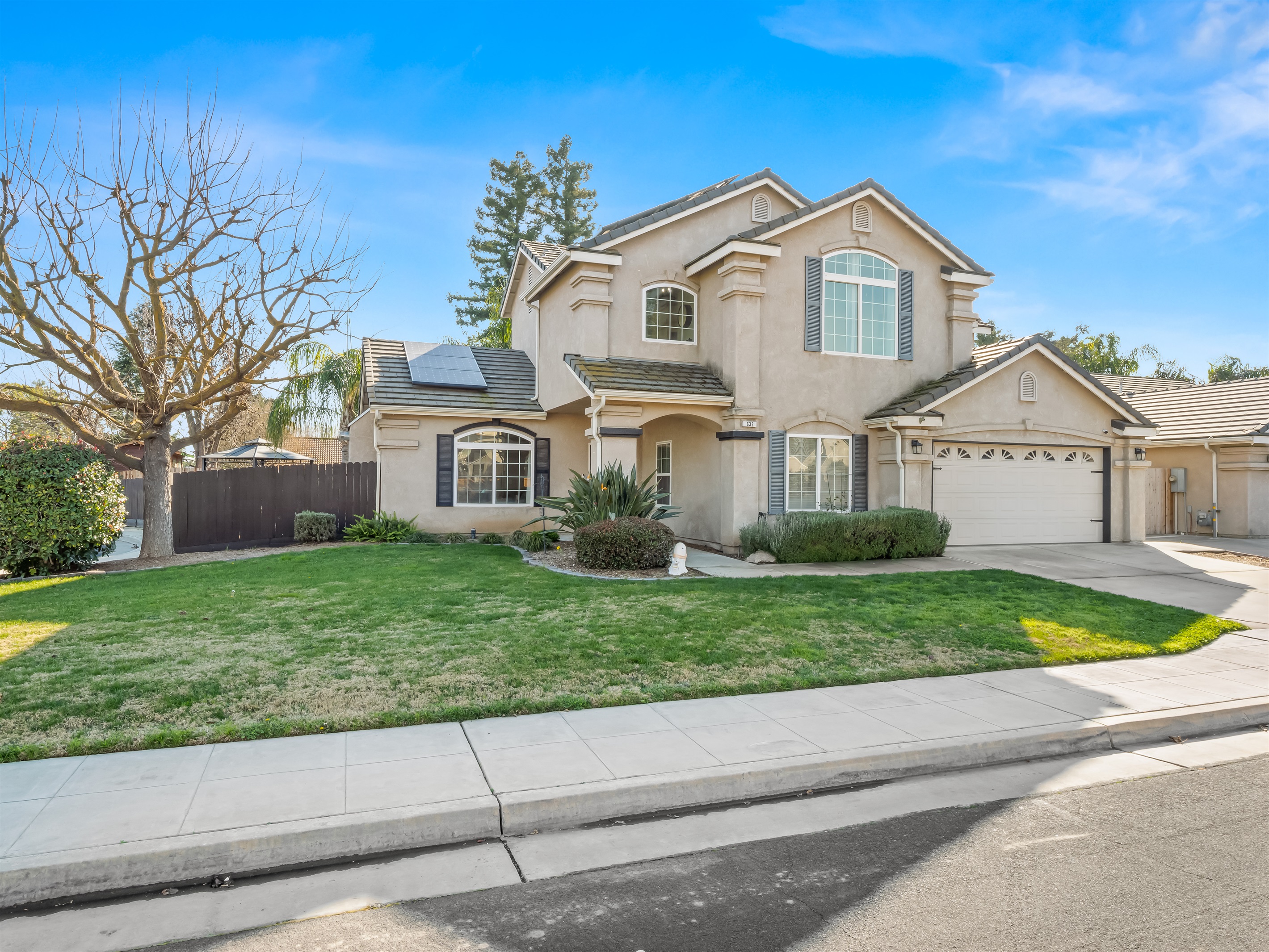 Located on a calm, neighborhood street—ideal for families looking for a peaceful stay.