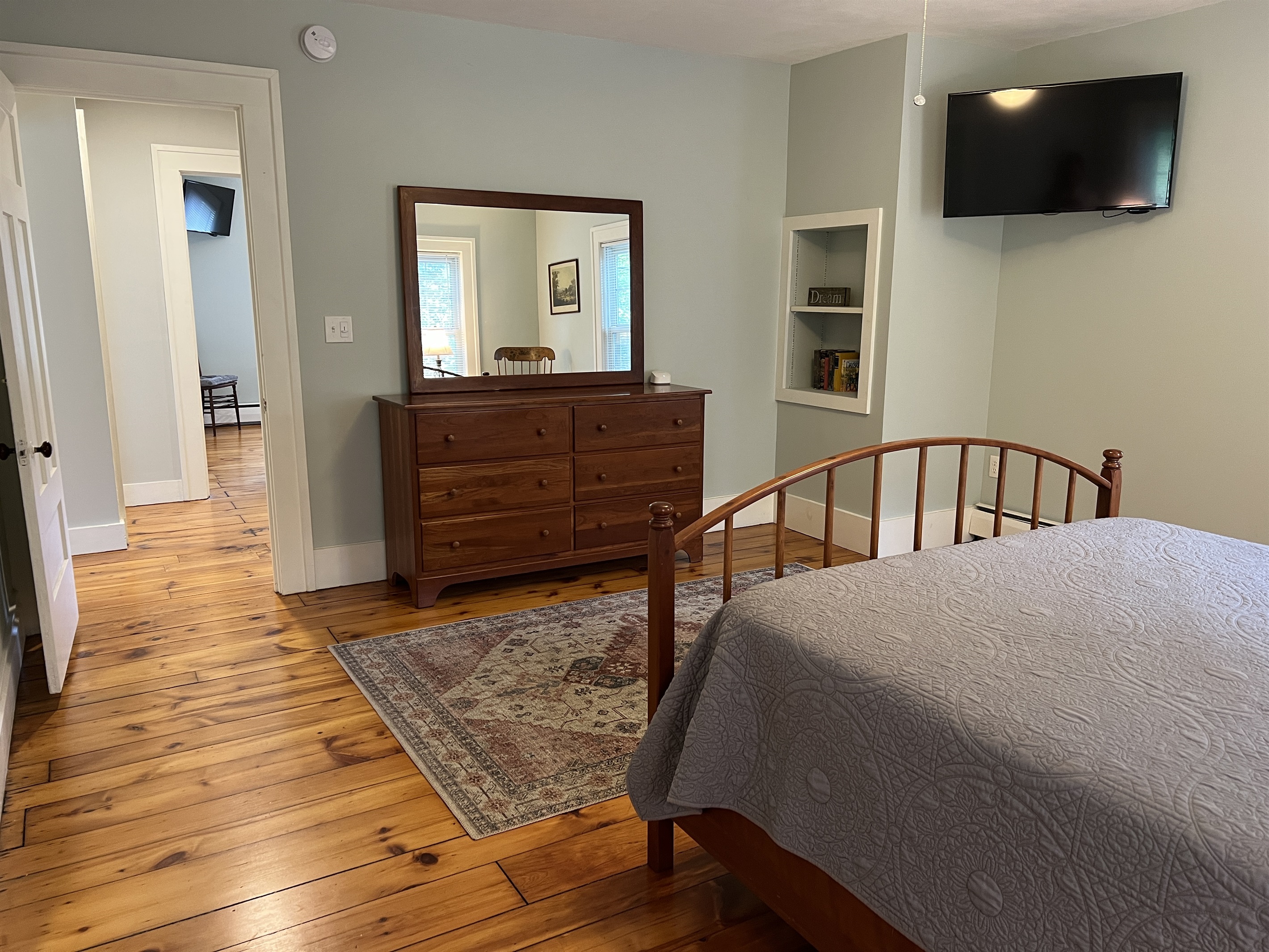 Cloverleaf Farm 2nd floor primary bedroom #2 with Queen and smart TV.