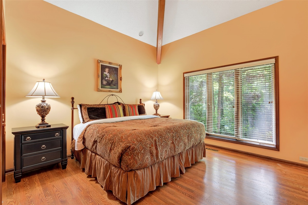 Main level additional room 2 with a king size bed
