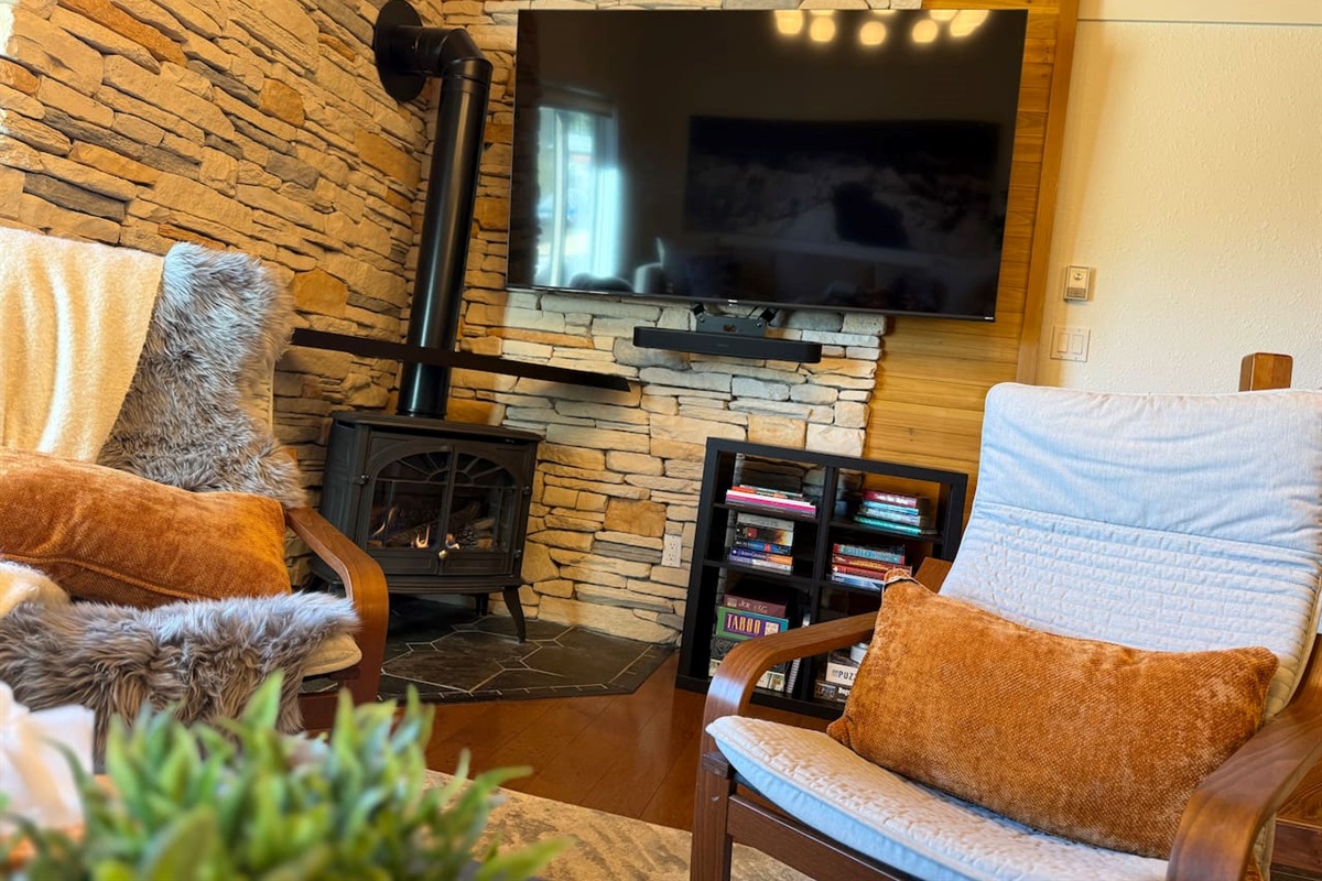 78” Smart TV with cable & sports, plus books and games.