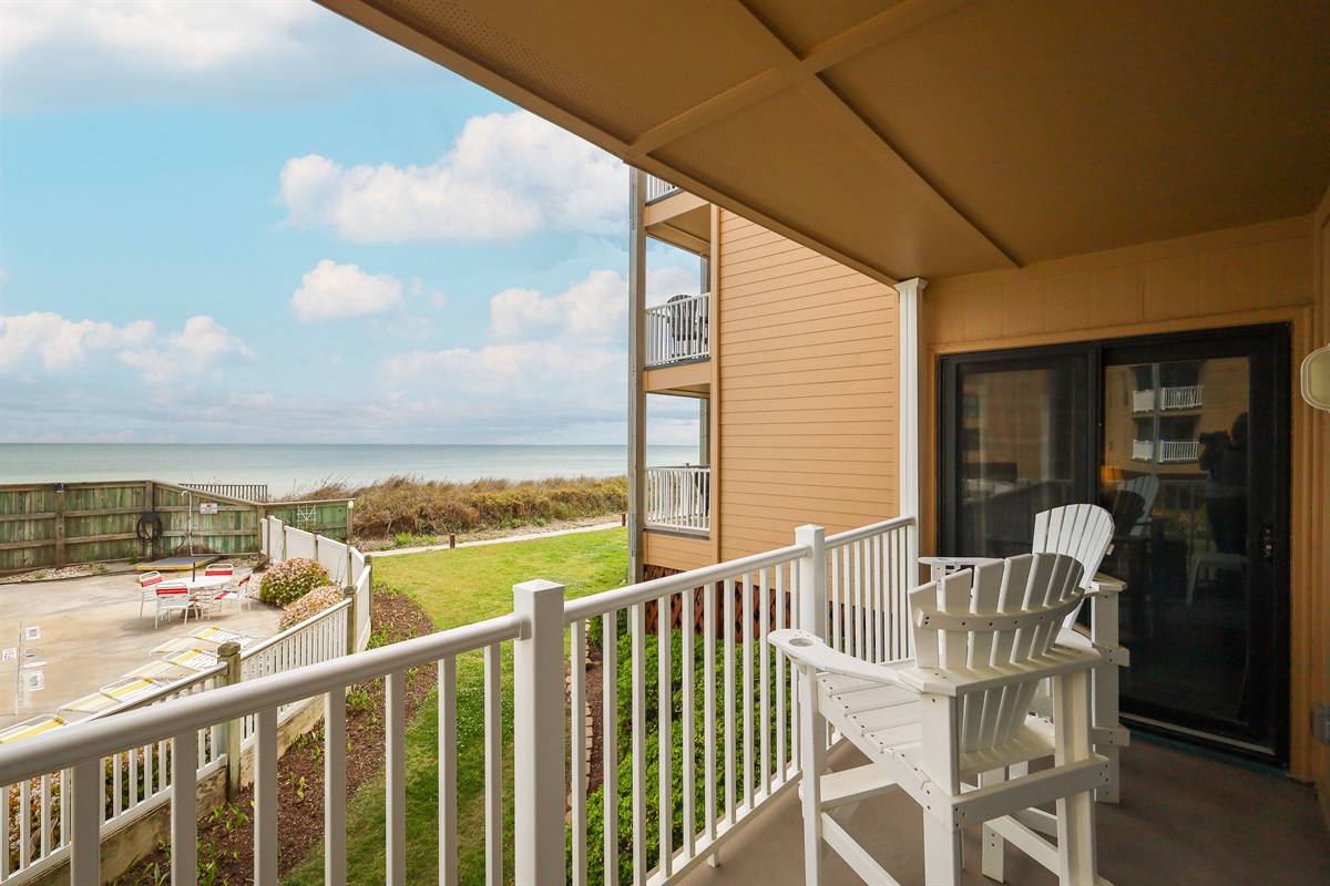 Tranquil oceanfront balcony, perfect for relaxation!