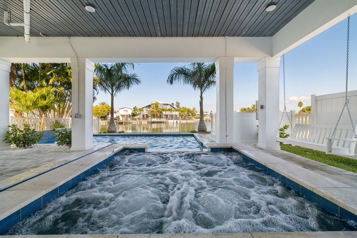 Jacuzzi loaded with jets and climbs up to 103 degrees