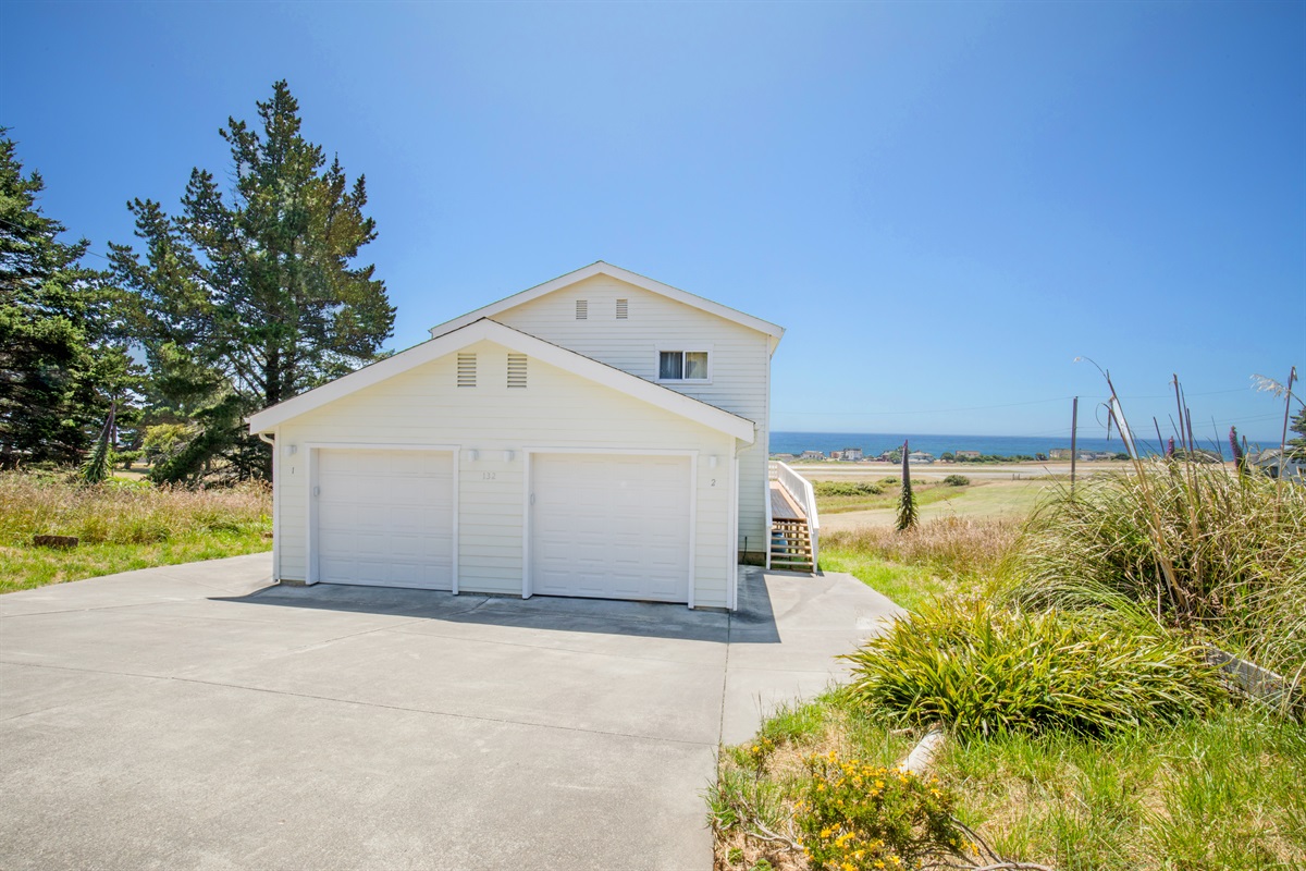 Two separate units, each with its own private entrance and ocean-facing deck.