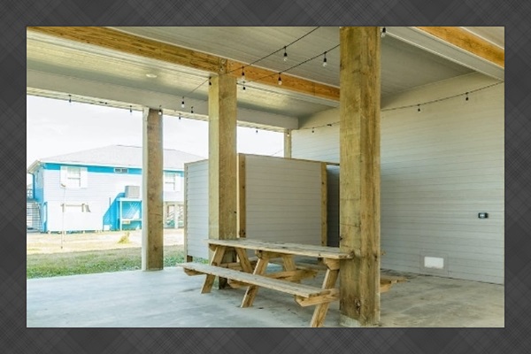 d9853f456a964683bf23bcfcc2404306 Medium | Beachhouse | Texas | TX | Vacation Homes | Galveston | Crystal Beach | Kokomo | Breezy Days | Beachfront Elegance | Sunrise Serenity | Southern Sands Property Management, LLC