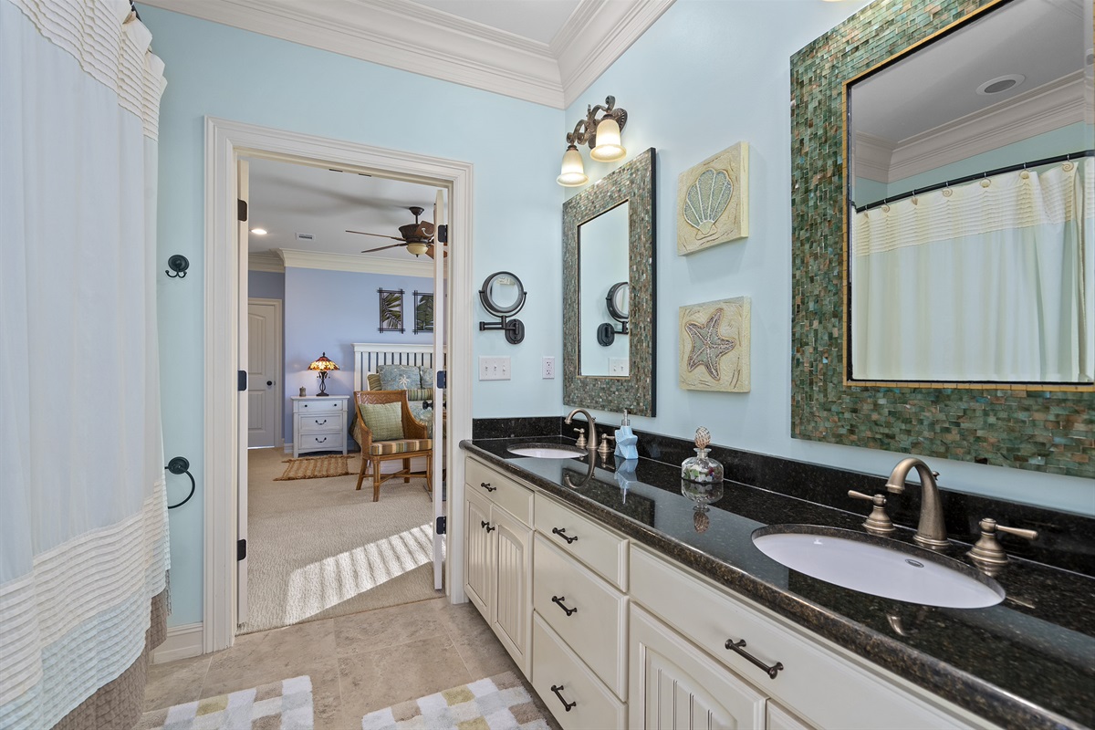 d98a2b672df34fc5bb5d76b97d1bb687 Large | Beachhouse | Texas | TX | Vacation Homes | Galveston | Crystal Beach | Kokomo | Breezy Days | Beachfront Elegance | Sunrise Serenity | Southern Sands Property Management, LLC
