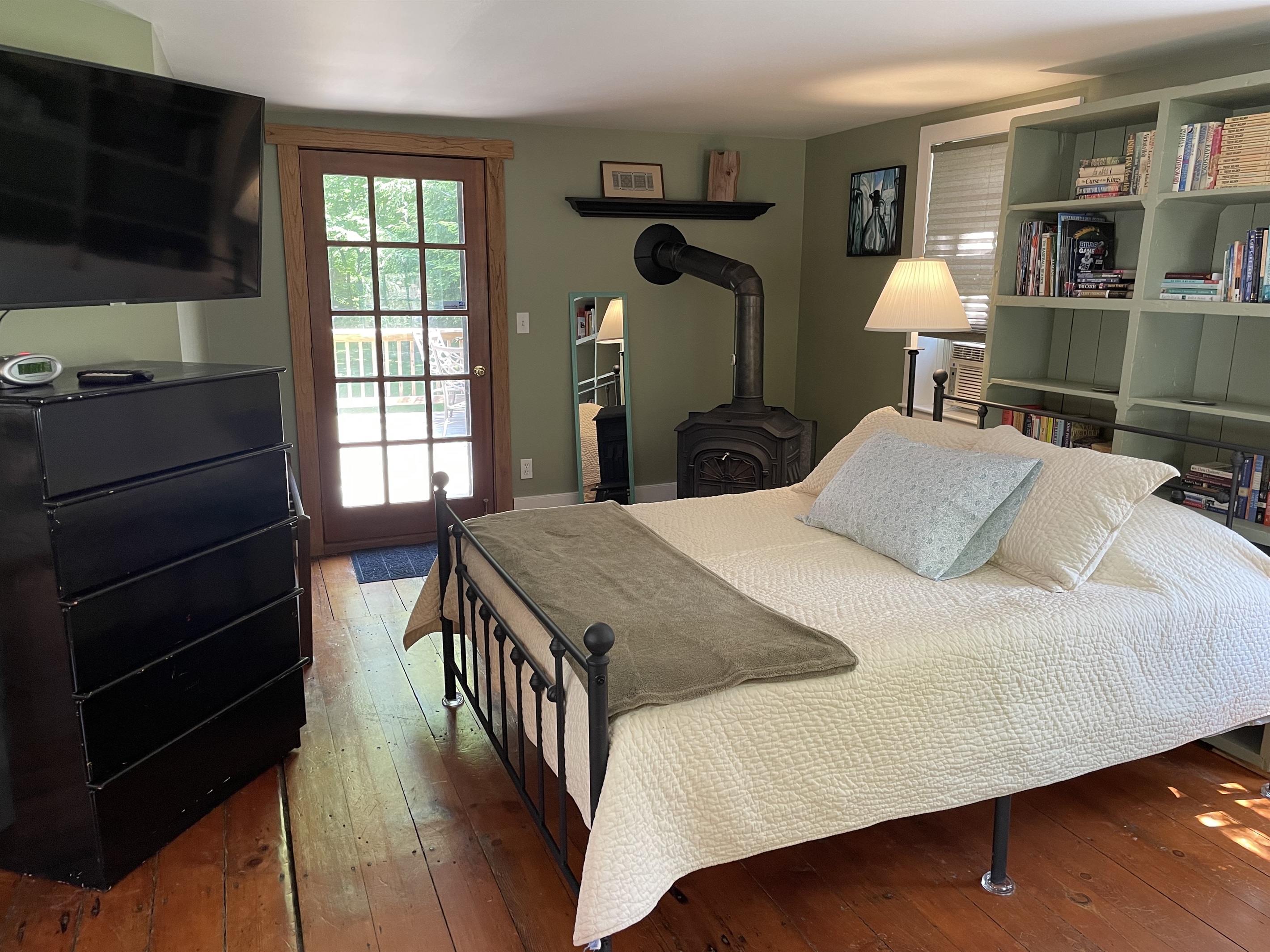 1st Floor Queen Bedroom - access to the side porch.