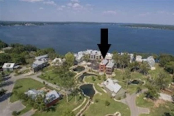 Aerial View with arrow pointing the Grand Lake Mode.