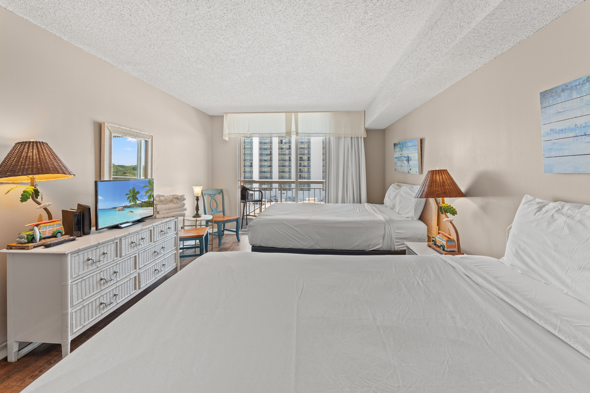 2nd Bedroom with 2 queen beds and balcony access